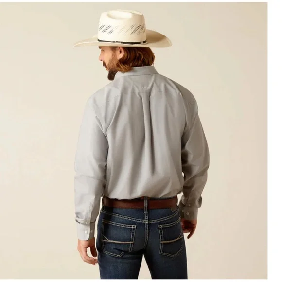 NWT ARIAT WF Solid Pinpoint Oxford LS Men’s Shirt (Harbor Mist) - Picture 3 of 10